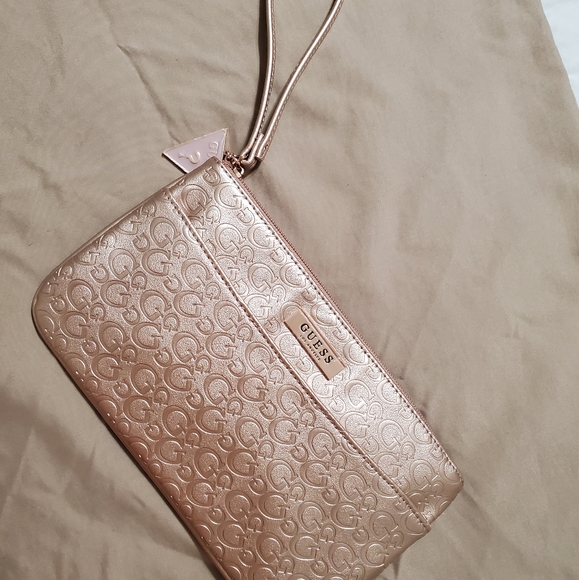 Guess - Picture 2 of 3